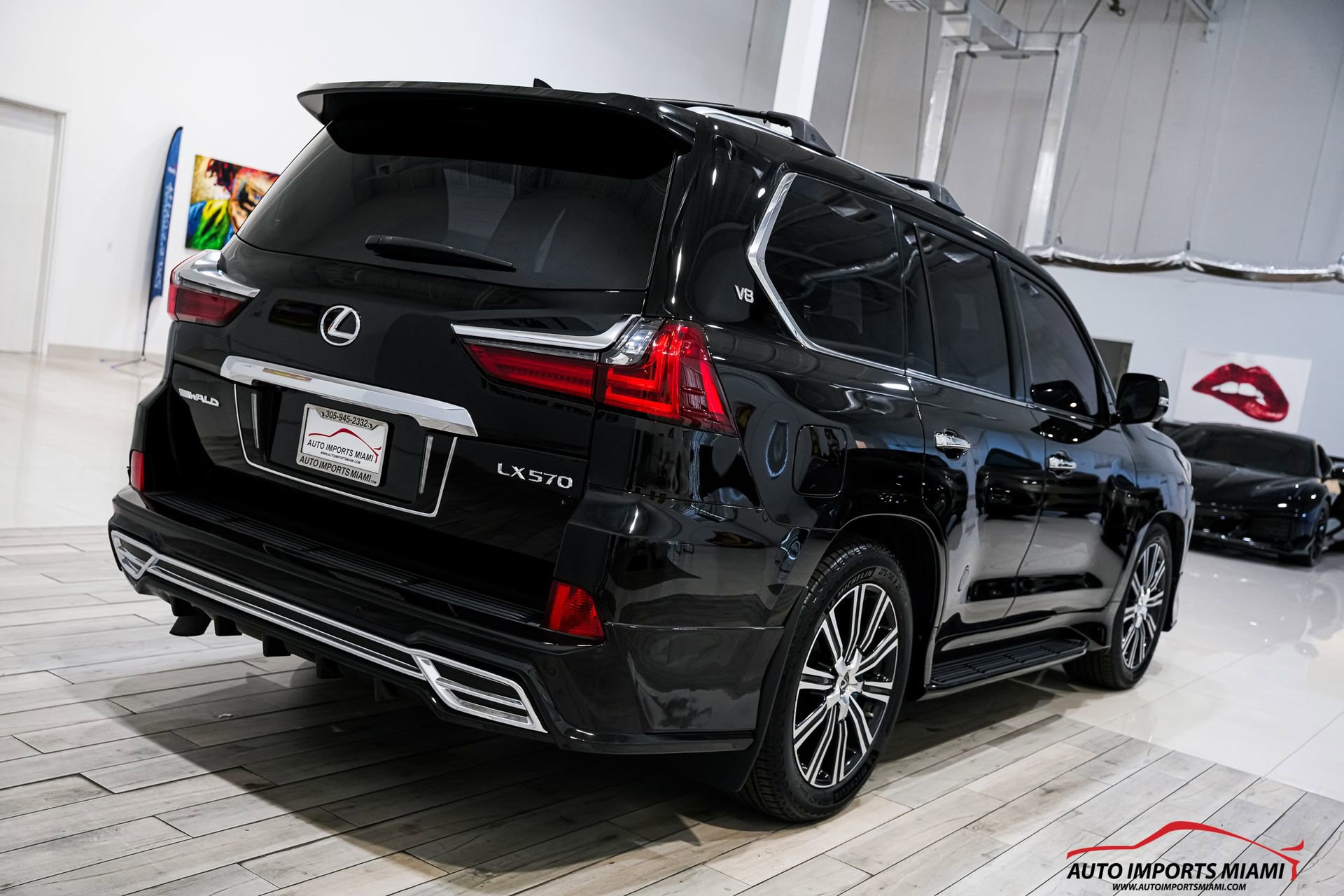 Used 2021 Lexus LX 570 4WD w/ Luxury Package image 24