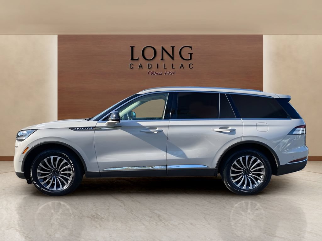Used 2024 Lincoln Aviator Reserve w/ Equipment Group 201A AWD/4WD image 2
