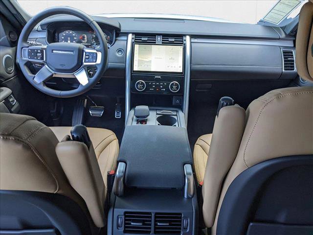 New 2025 Land Rover Discovery Dynamic SE image 14