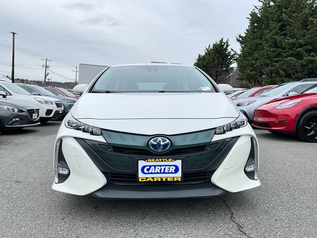 Used 2017 Toyota Prius Prime Advanced image 3