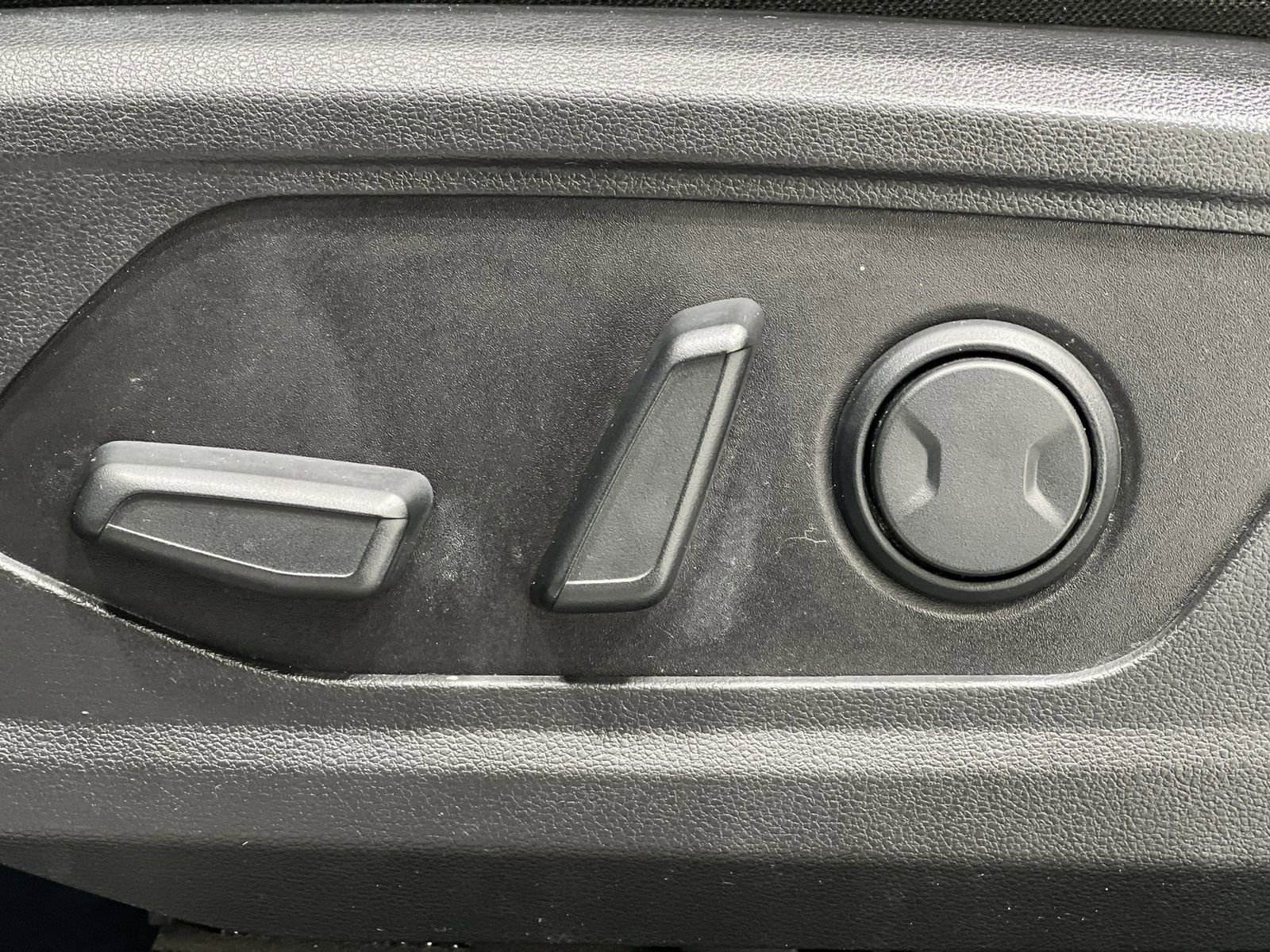 Used 2022 Hyundai Santa Cruz SEL Premium image 12