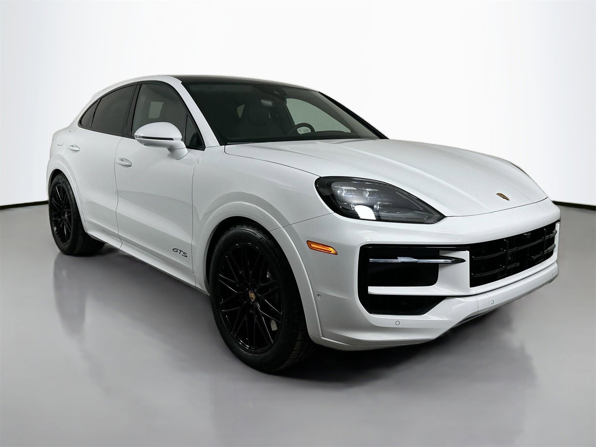 New 2026 Porsche Cayenne GTS image 9