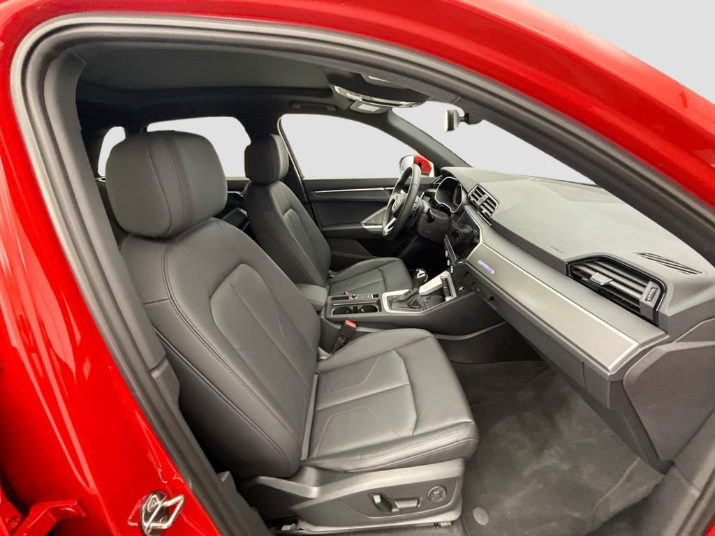 Certified 2025 Audi Q3 2.0T Premium Plus w/ Premium Plus Package image 18