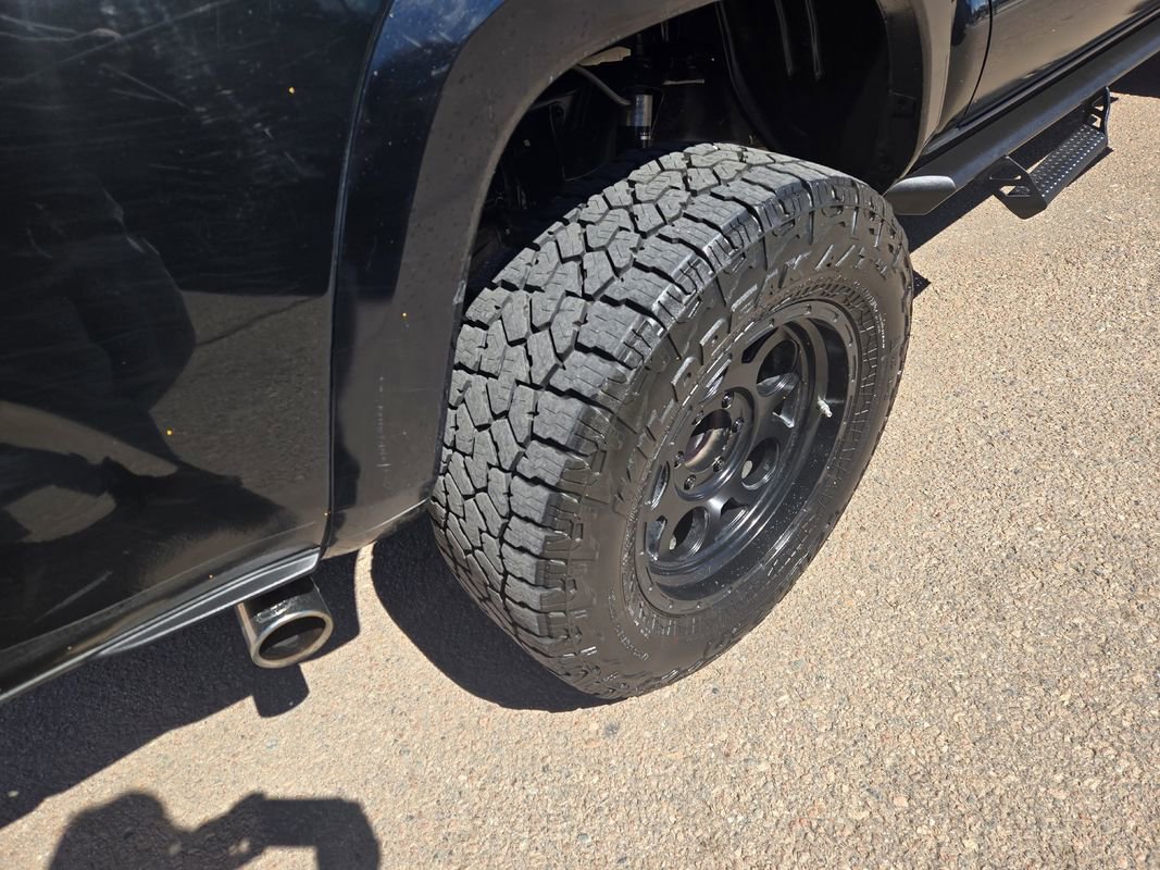 Used 2018 Toyota Tacoma TRD Sport w/ Technology Package AWD/4WD image 10