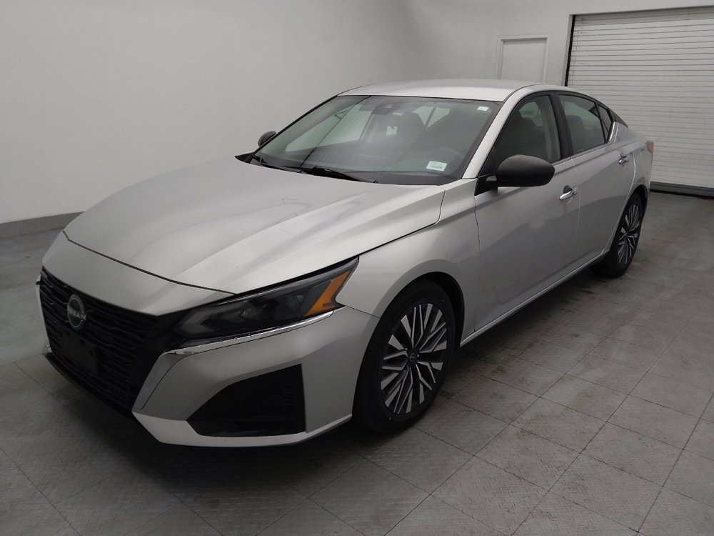 Used 2024 Nissan Altima 2.5 SV image 2