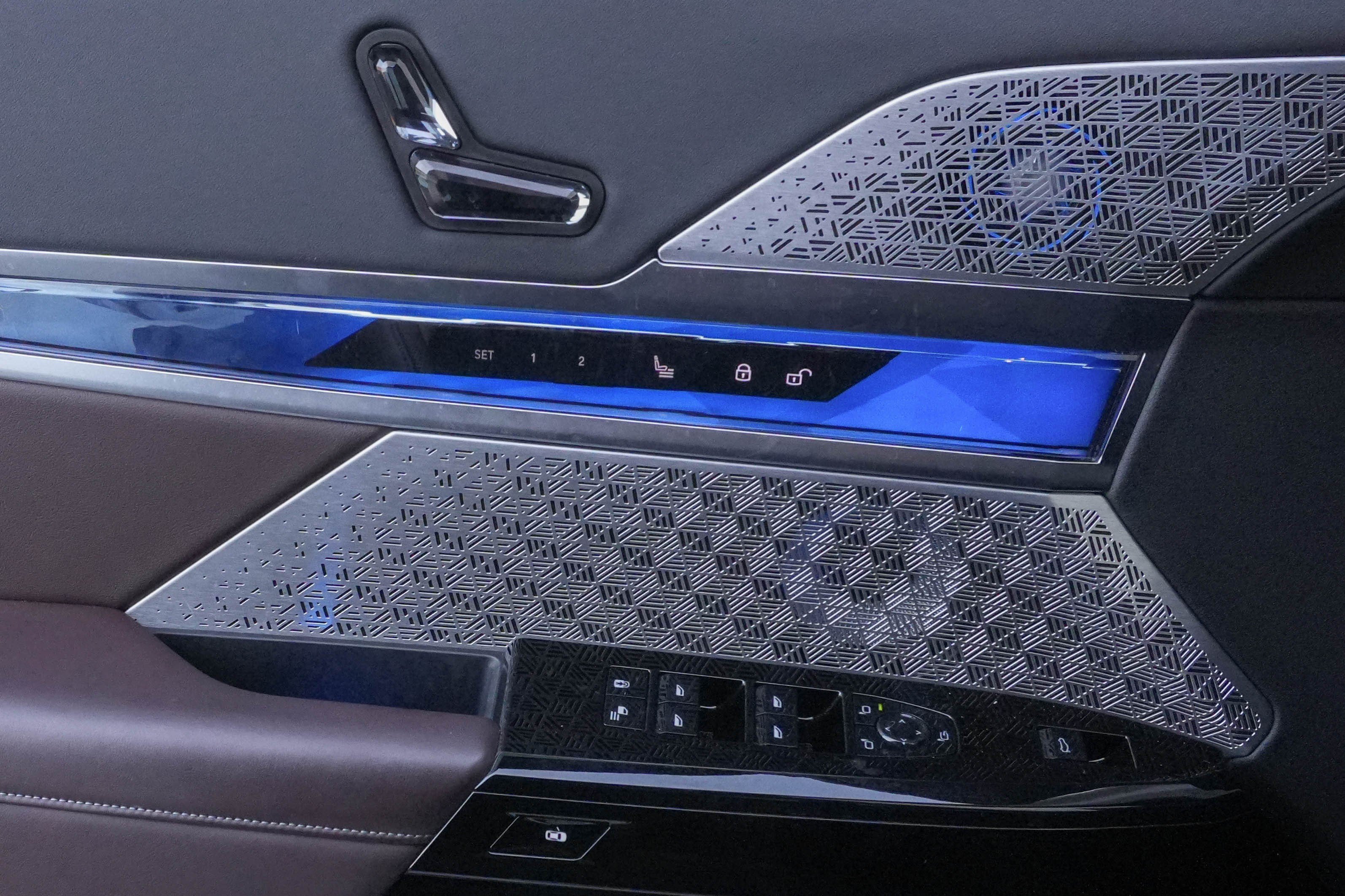 Certified 2023 BMW i7 xDrive60 AWD/4WD image 16