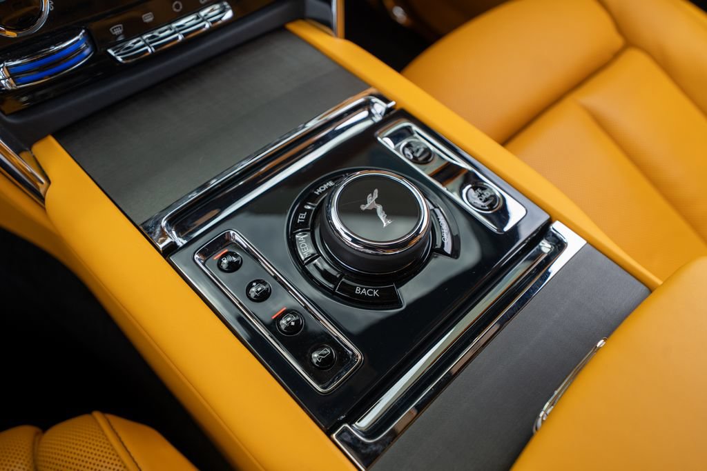 Used 2025 Rolls-Royce Cullinan AWD/4WD image 53