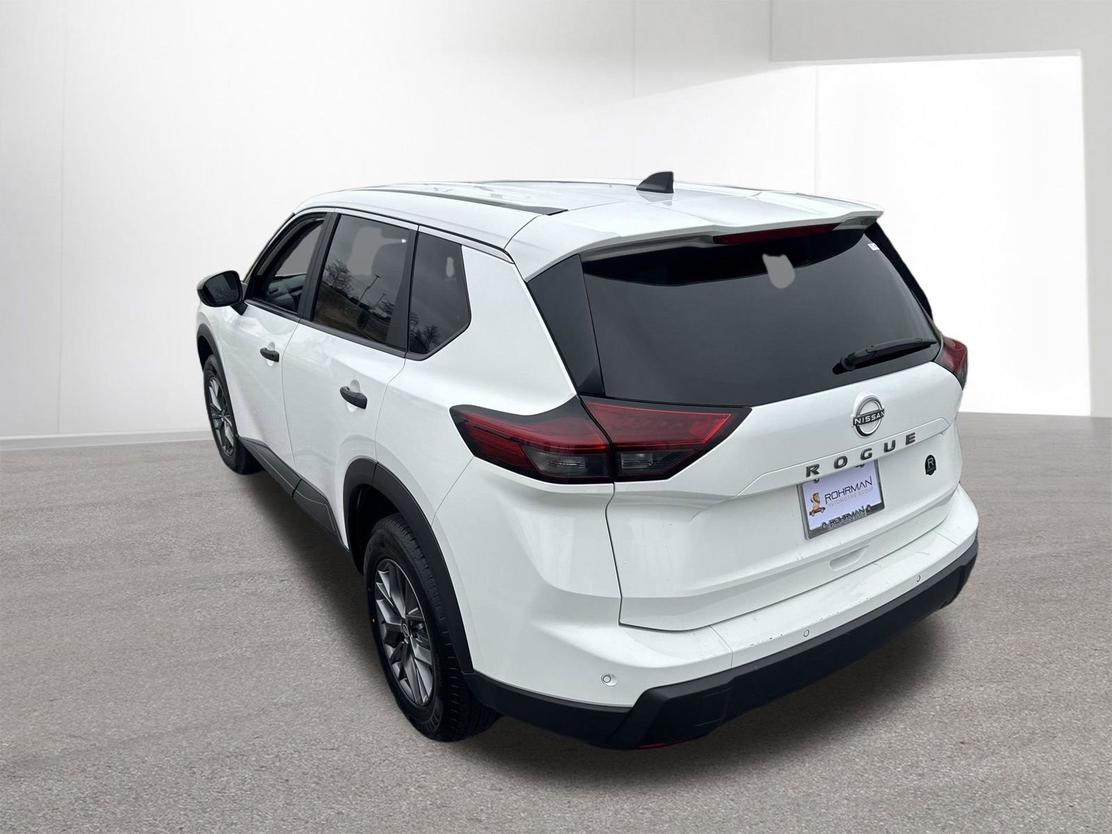 Used 2024 Nissan Rogue S image 28