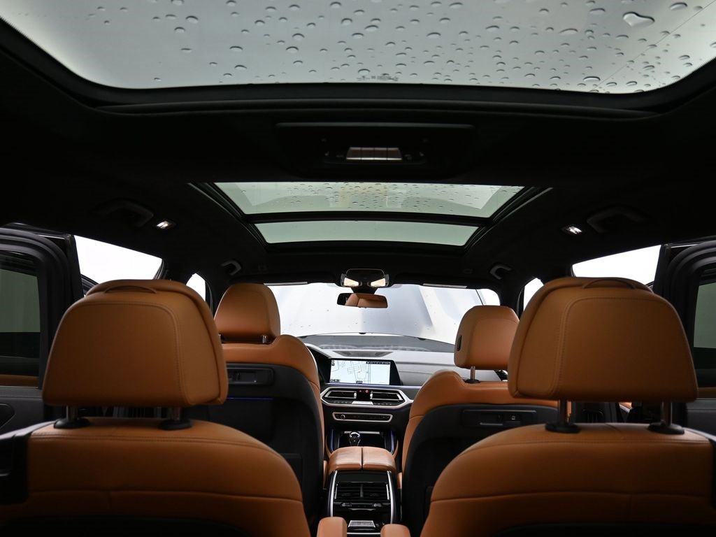 Used 2022 BMW X7 xDrive40i w/ Cold Weather Package image 17