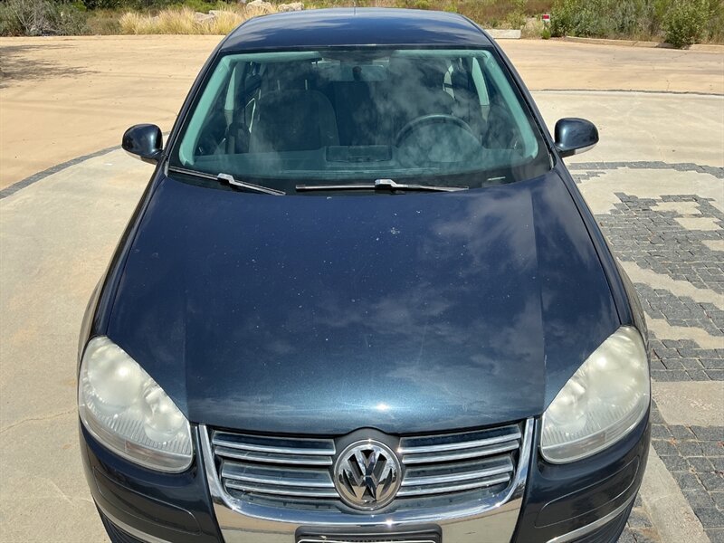 Used 2010 Volkswagen Jetta S FWD image 4