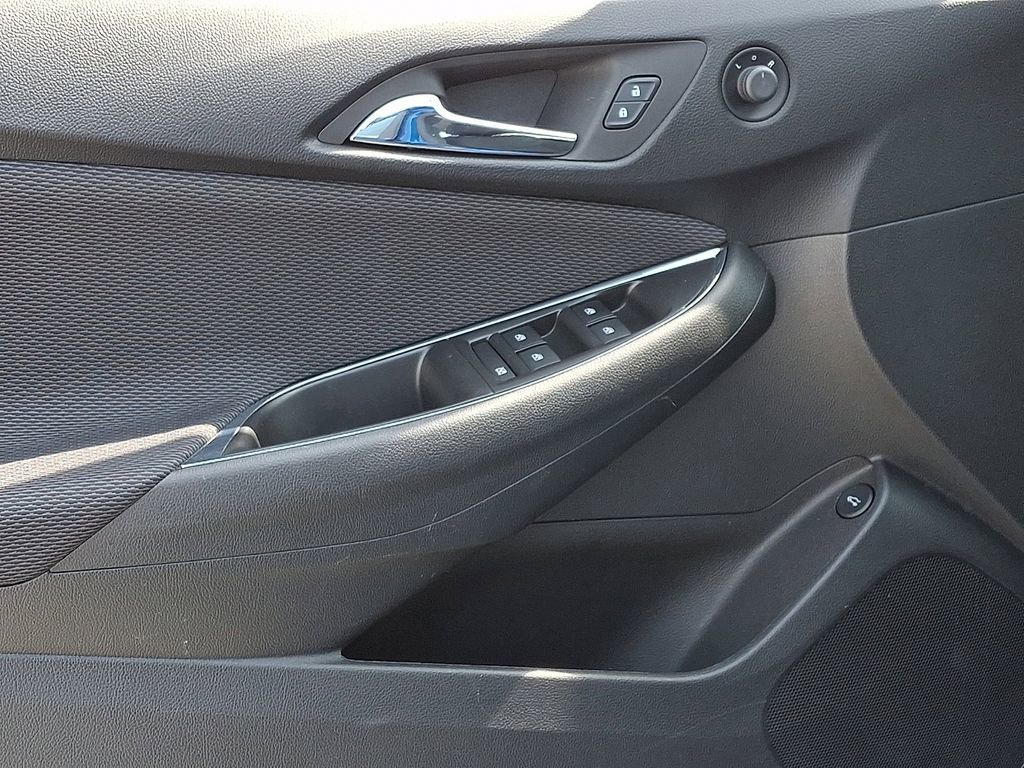 Used 2017 Chevrolet Cruze LT w/ Convenience Package image 14