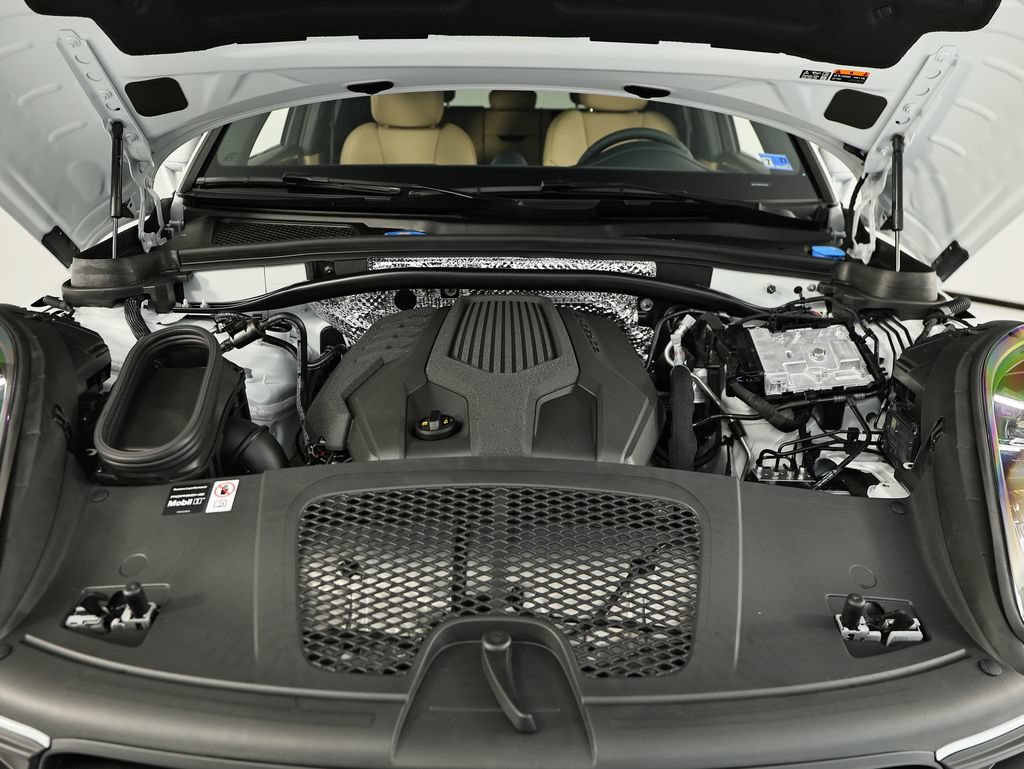 New 2026 Porsche Macan AWD/4WD image 33