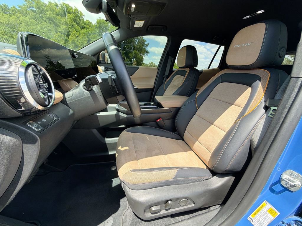 Used 2025 Chevrolet Equinox ACTIV w/ Safety and Technology Package FWD image 24