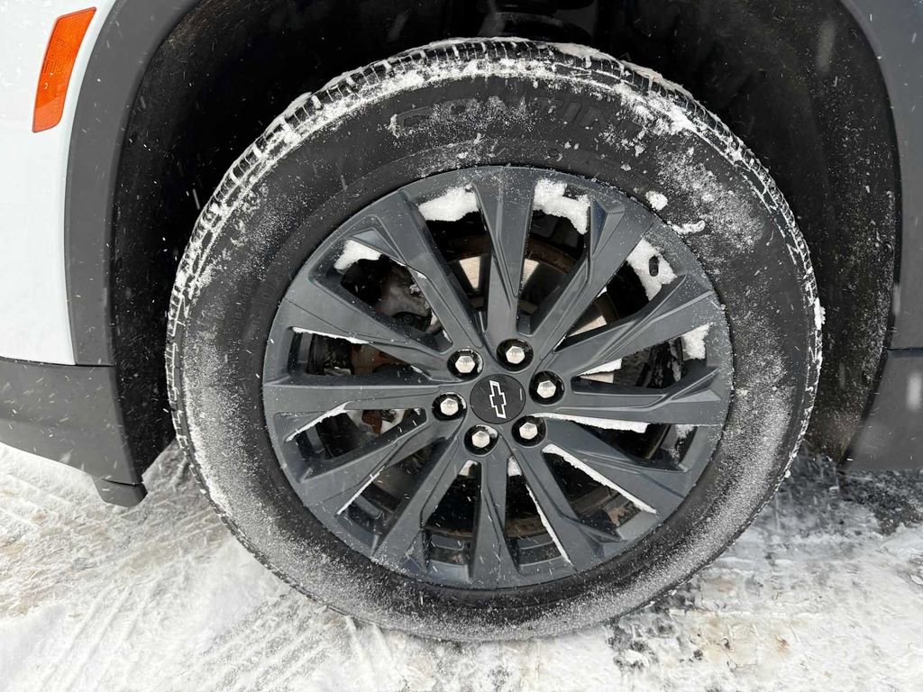 Used 2023 Chevrolet Traverse RS image 61