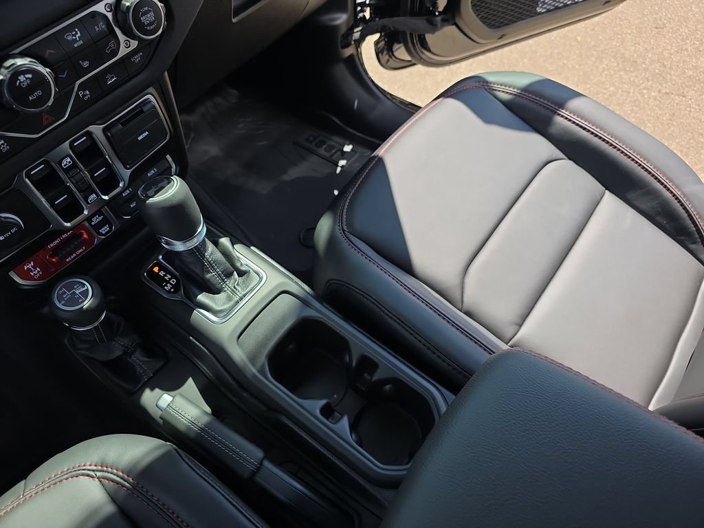 New 2026 Jeep Wrangler Unlimited Rubicon AWD/4WD image 24