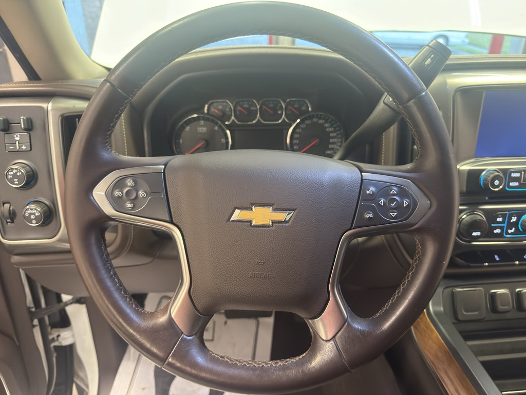 Used 2015 Chevrolet Silverado 1500 LTZ AWD/4WD image 17