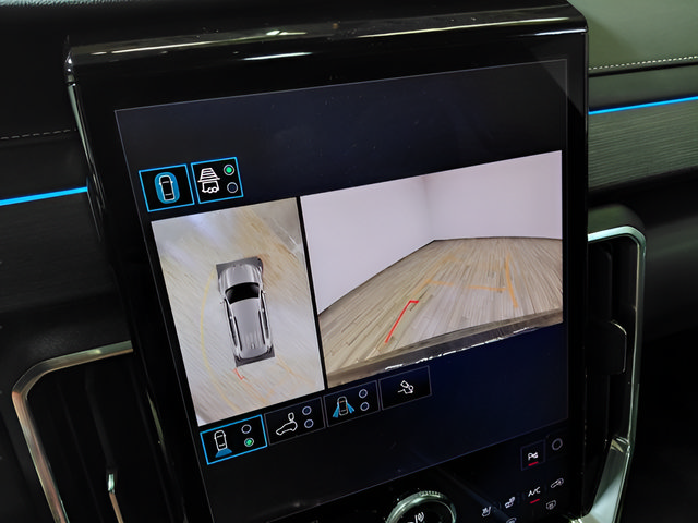 Used 2025 GMC Acadia Denali w/ LPO, Floor Liner Package AWD/4WD image 8