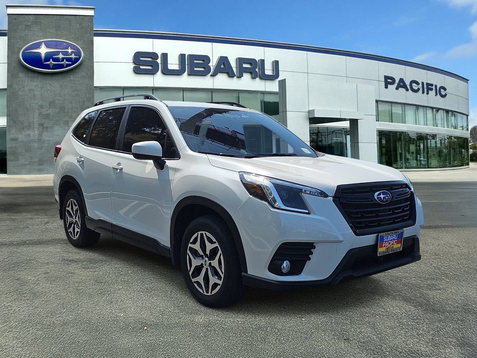 Used 2023 Subaru Forester Premium AWD/4WD image 1