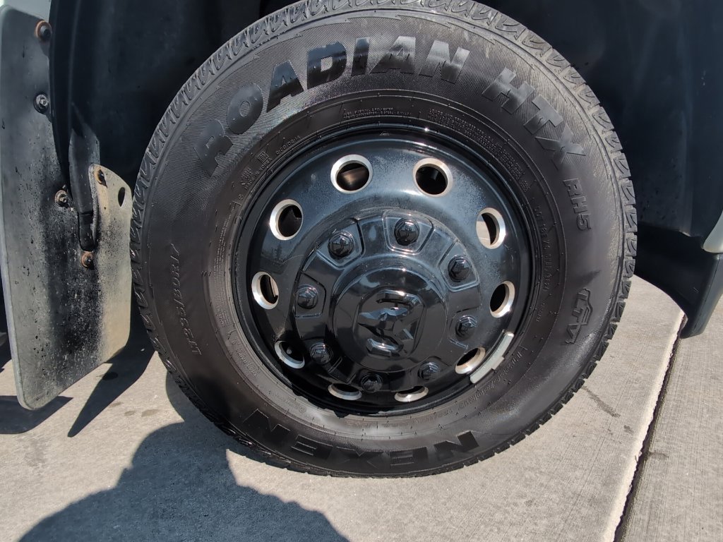 Used 2025 RAM 3500 Limited AWD/4WD image 33