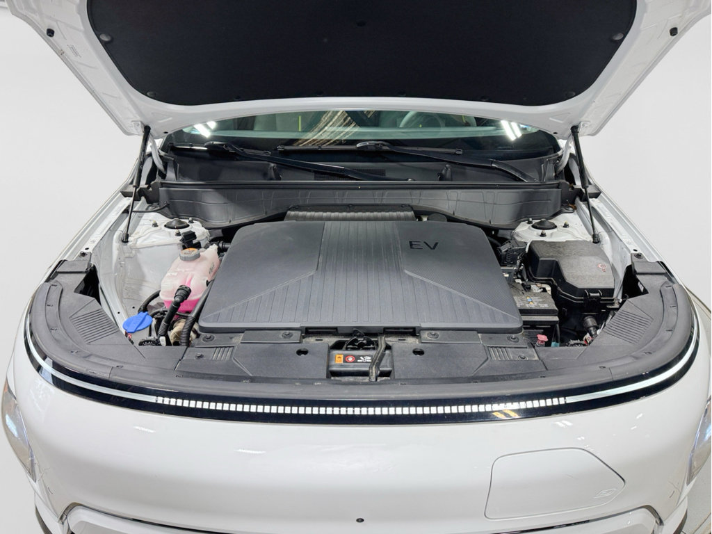 Used 2024 Hyundai Kona Limited FWD image 26