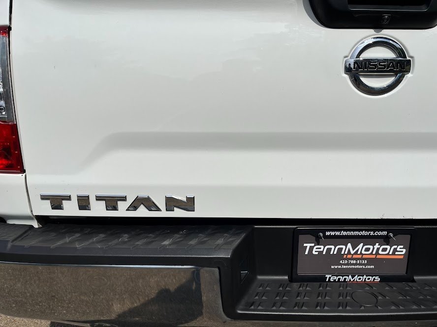 Used 2019 Nissan Titan SV image 43