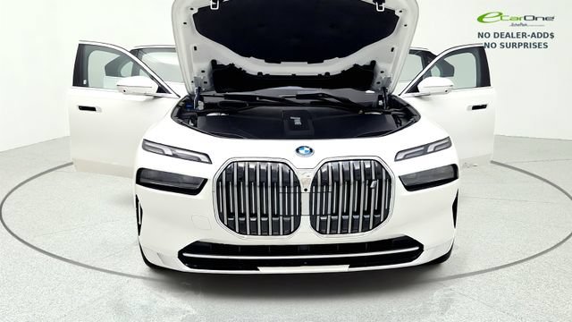 Used 2023 BMW i7 xDrive60 AWD/4WD image 12