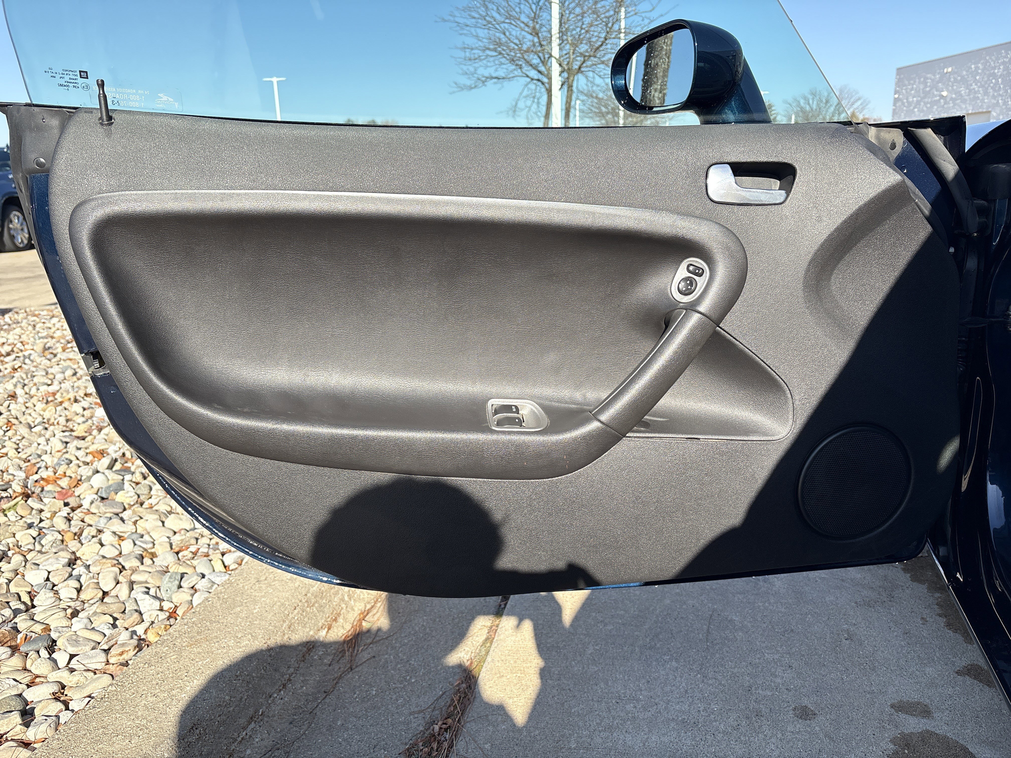 Used 2006 Pontiac Solstice Base w/ Premium Package image 12