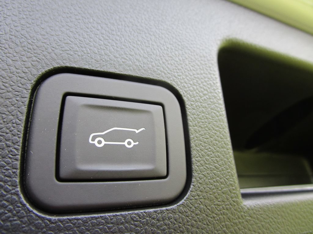 New 2026 Chevrolet Equinox RS w/ Convenience Package III FWD image 15