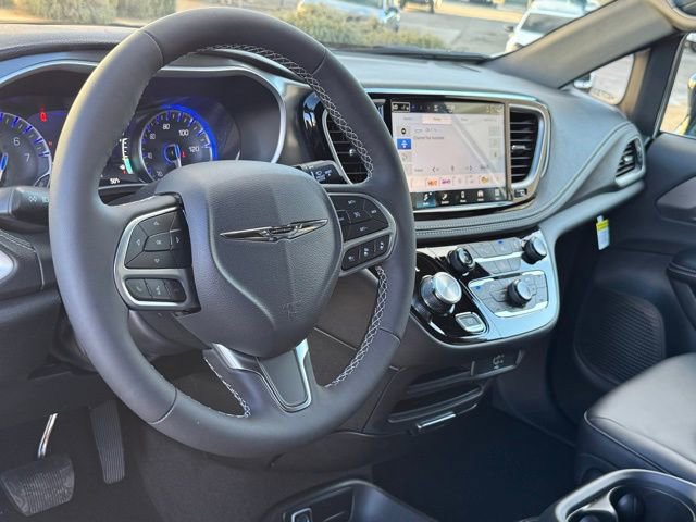 New 2026 Chrysler Pacifica Select FWD image 18