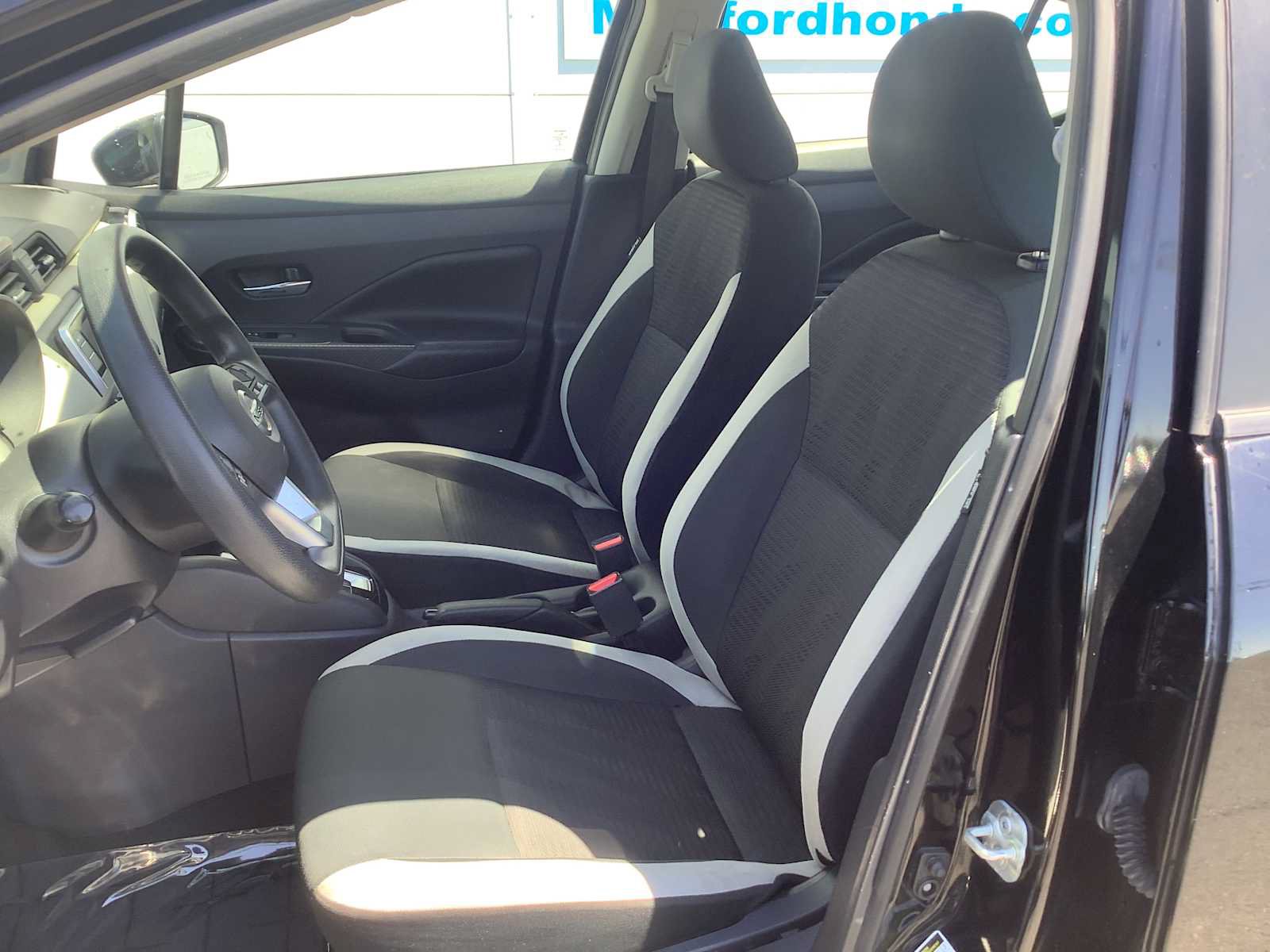 Used 2020 Nissan Versa SV FWD image 11