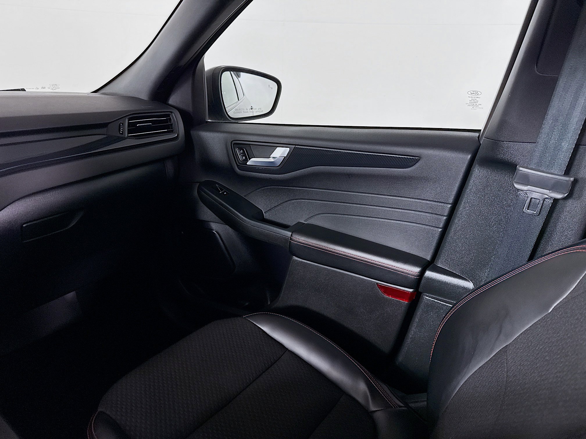 Used 2024 Ford Escape ST-Line image 26
