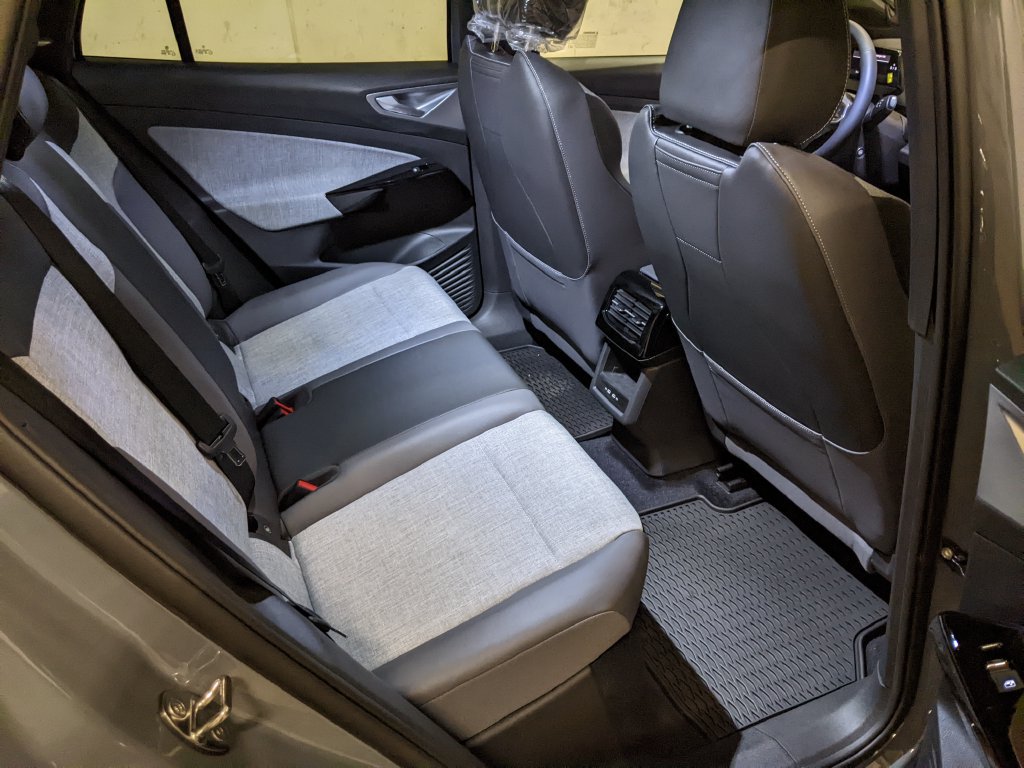 New 2026 Volkswagen ID.4 Pro AWD/4WD image 24