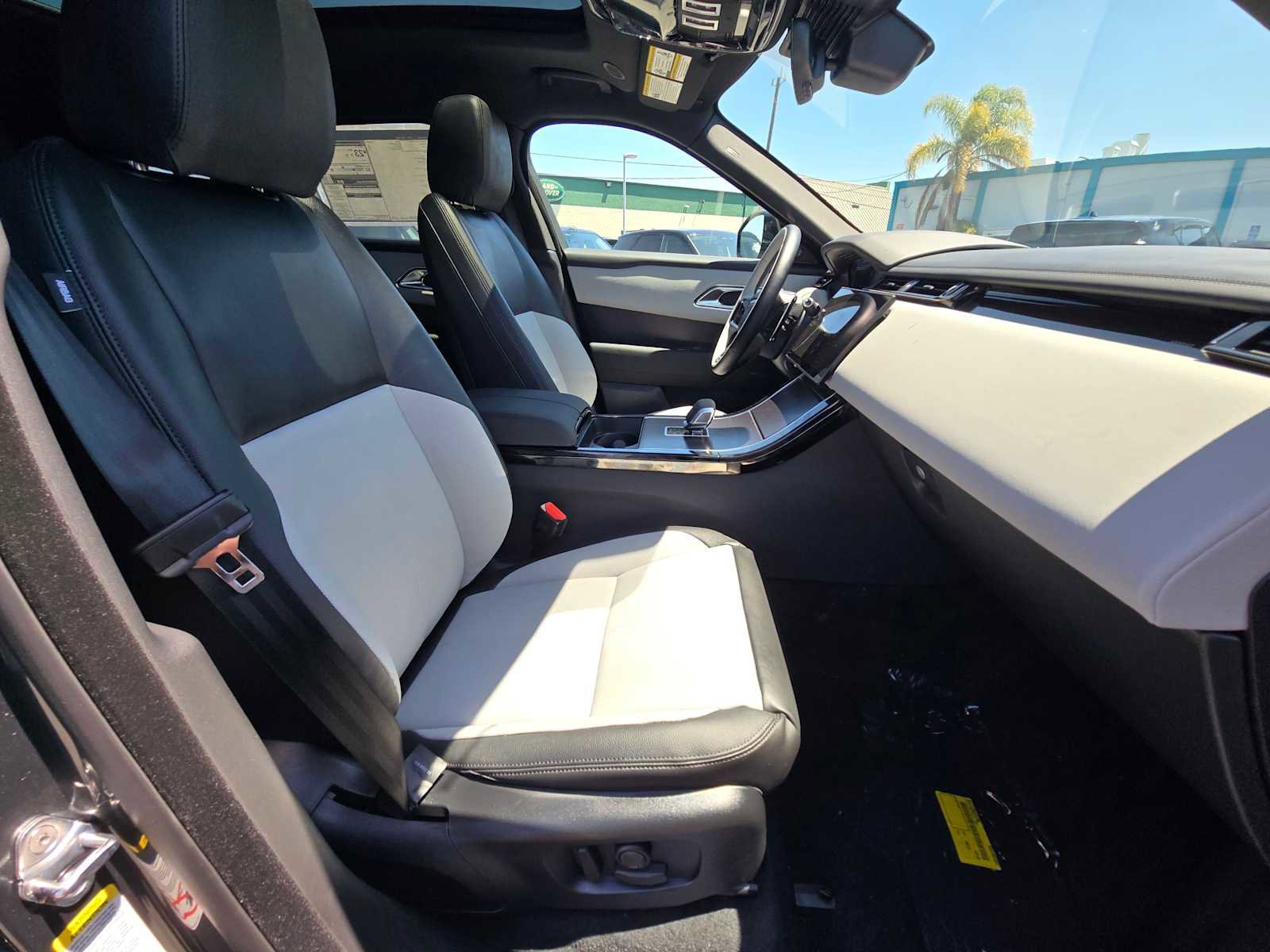 Used 2026 Land Rover Range Rover Velar Dynamic SE image 11