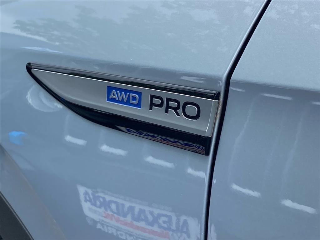 Used 2022 Volkswagen ID.4 Pro AWD/4WD image 5