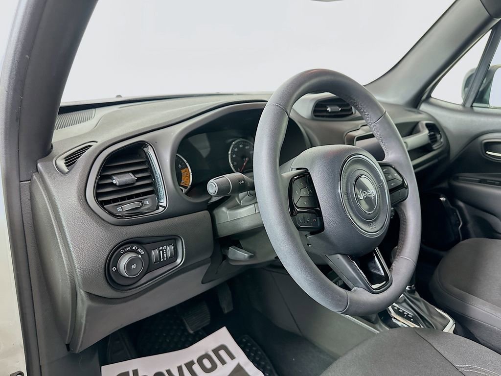 Used 2022 Jeep Renegade Altitude image 9