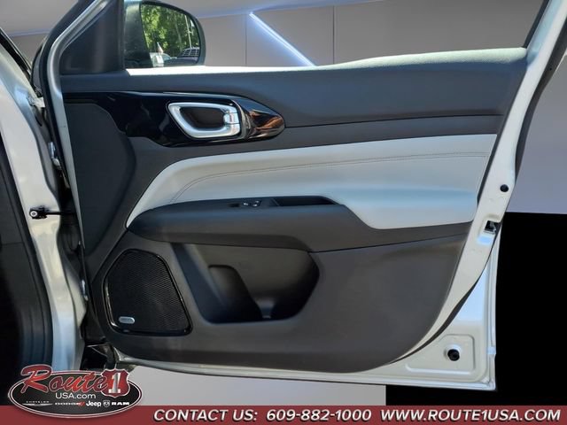 Used 2025 Jeep Compass Limited w/ Elite Group AWD/4WD image 32