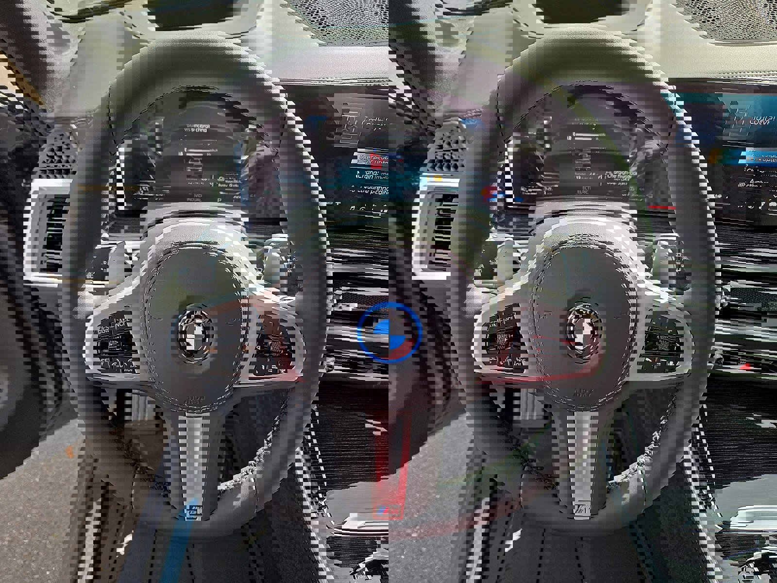 Used 2026 BMW X5 xDrive50e w/ M Sport Package image 8