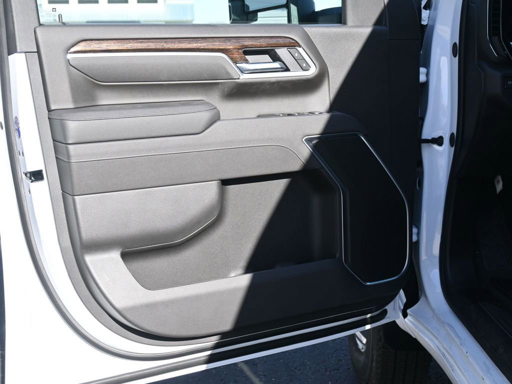 New 2026 GMC Sierra 3500 SLE w/ SLE Value Package image 17