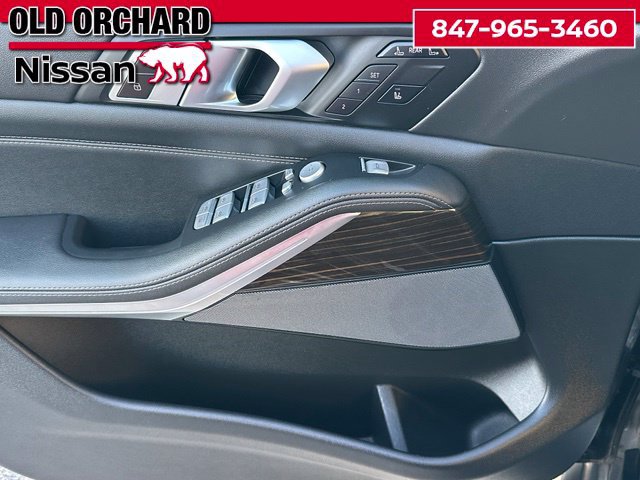 Used 2024 BMW X7 xDrive40i AWD/4WD image 14