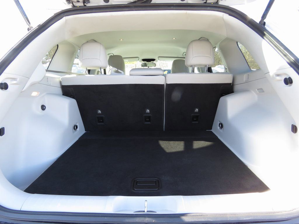 Used 2020 Jeep Cherokee Latitude Plus w/ Cold Weather Group image 17