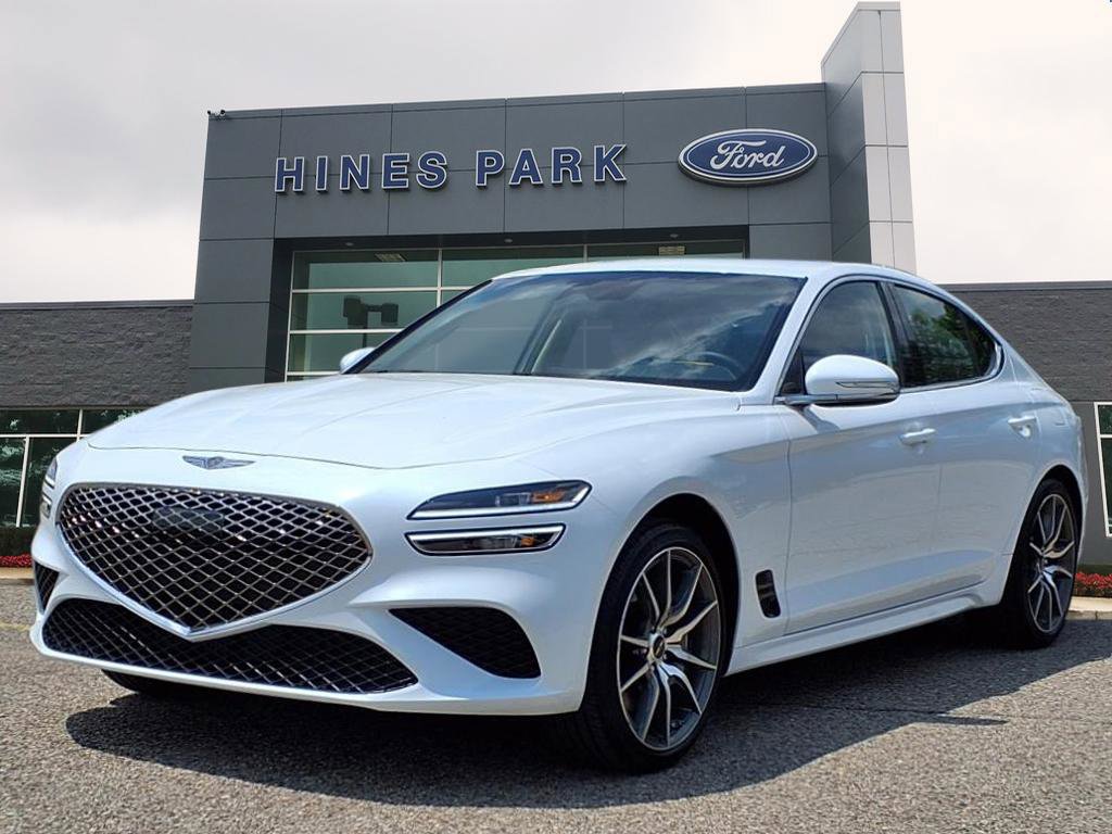 Used 2025 Genesis G70 2.5T image 3