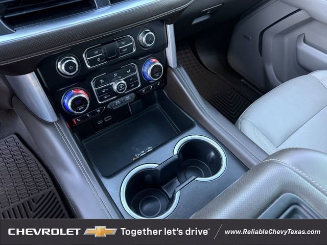 Used 2022 GMC Yukon SLT w/ SLT Premium Package image 18