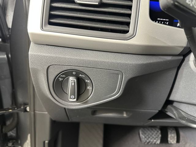 Used 2023 Volkswagen Atlas SE image 18