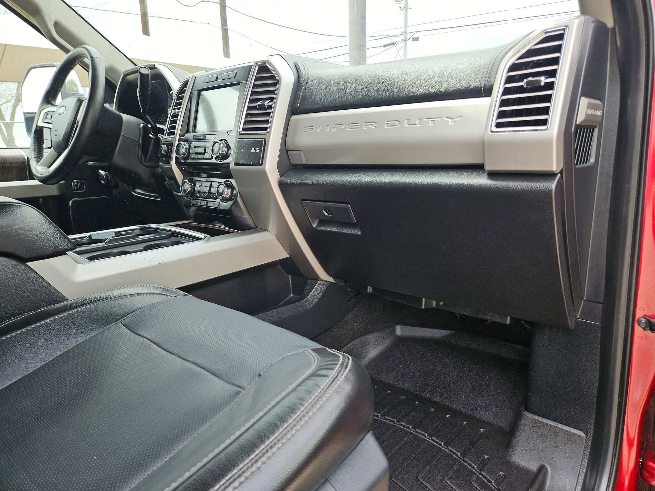 Used 2017 Ford F250 Lariat w/ Lariat Ultimate Package AWD/4WD image 27