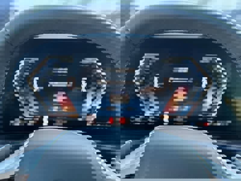 Certified 2025 BMW 330i Sedan w/ Premium Package image 28