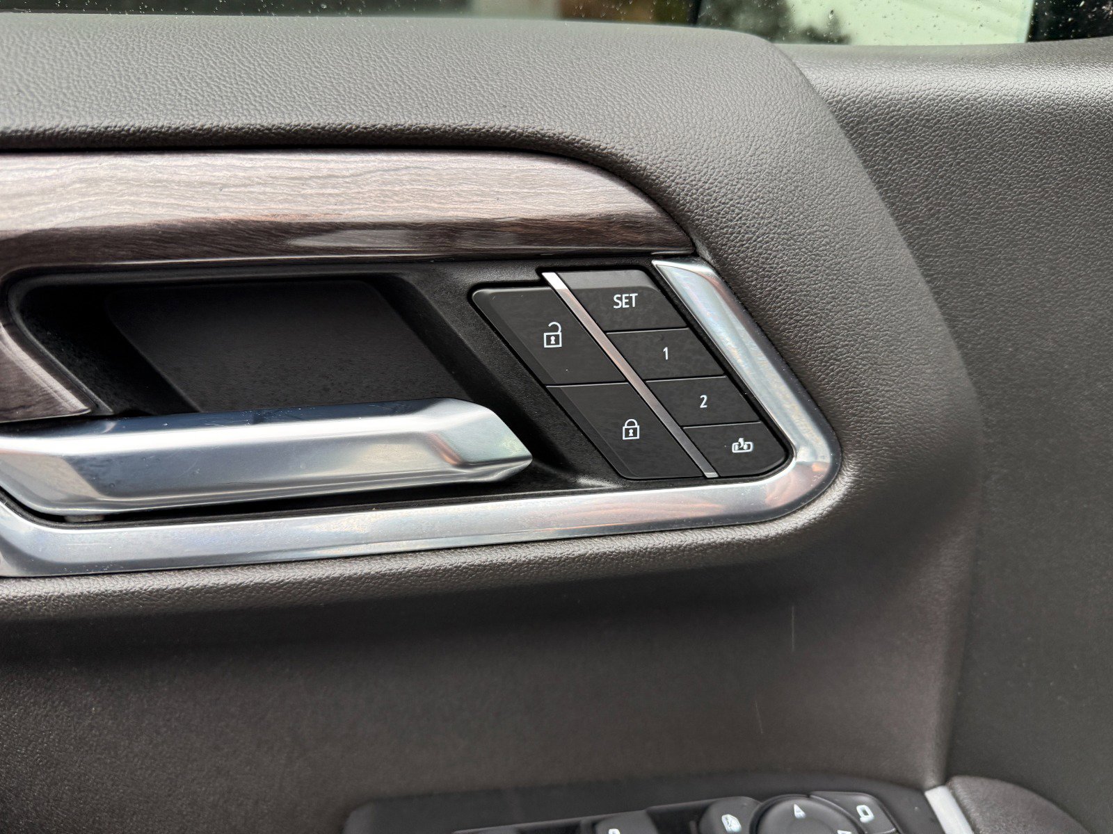 Used 2022 Chevrolet Silverado 1500 LTZ w/ LTZ Premium Package image 25