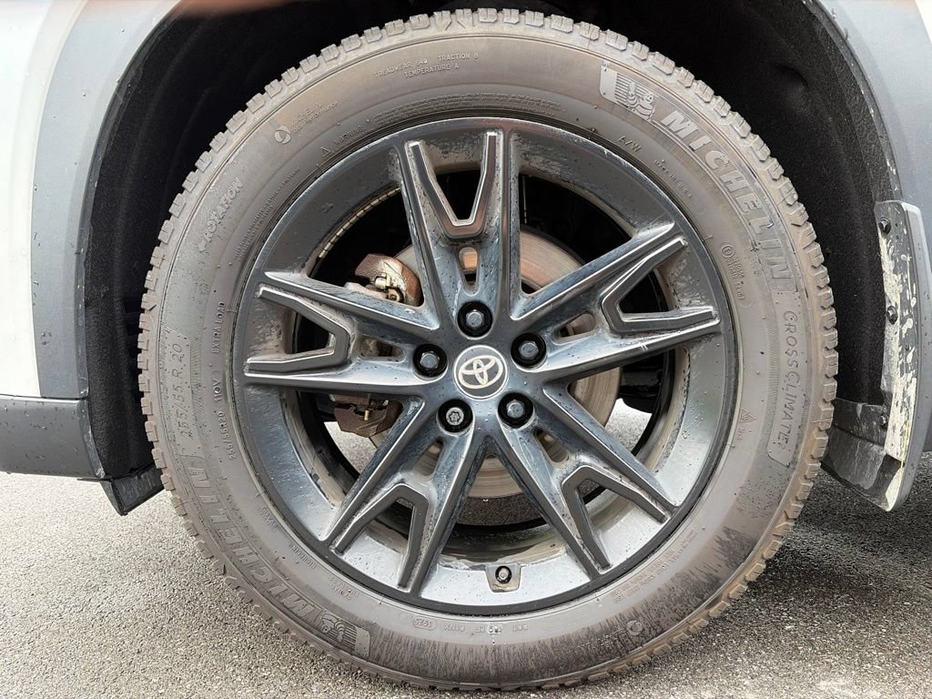 Used 2024 Toyota Grand Highlander AWD image 22