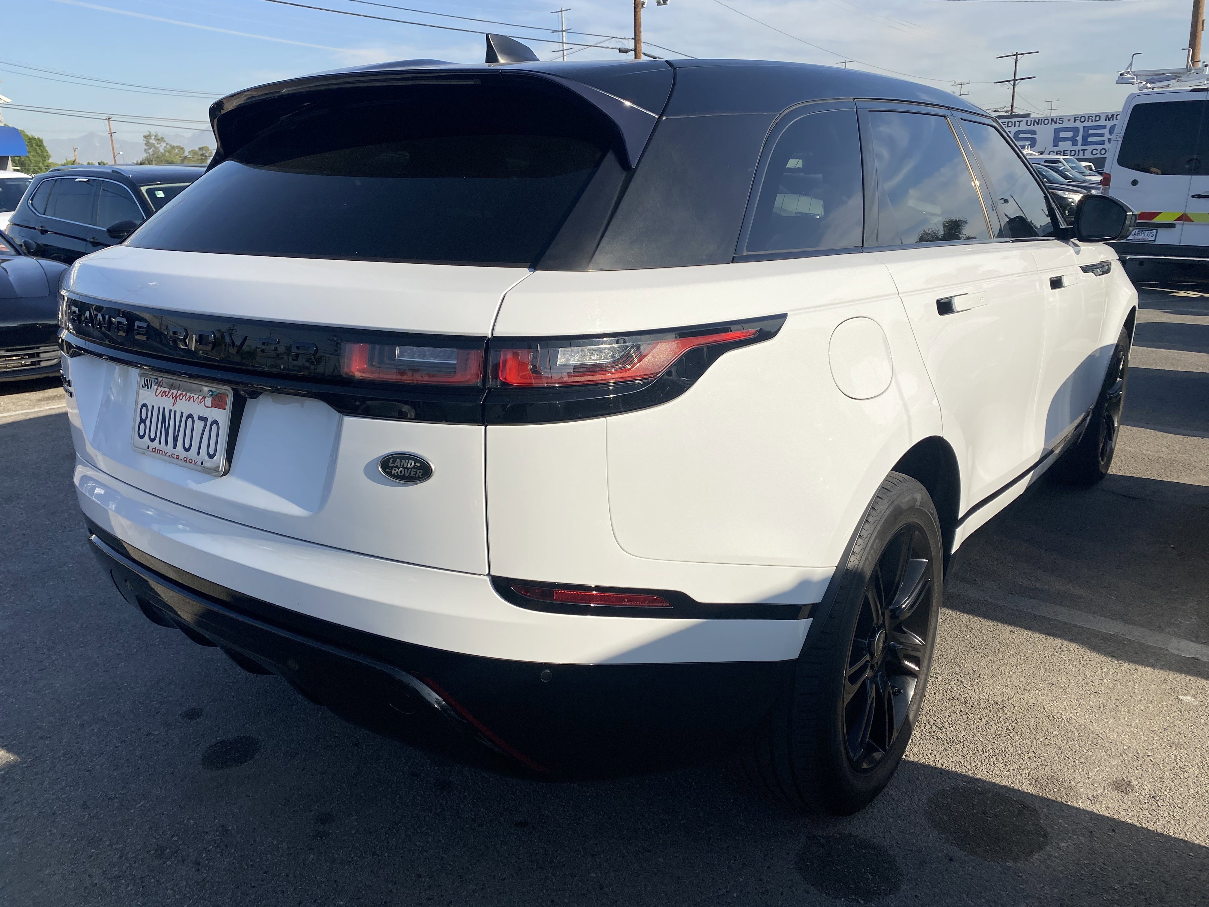 Used 2020 Land Rover Range Rover Velar R-Dynamic S image 9