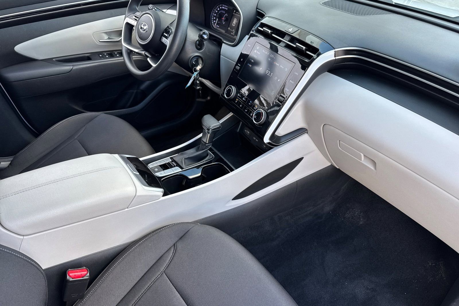 Used 2023 Hyundai Tucson SE image 16