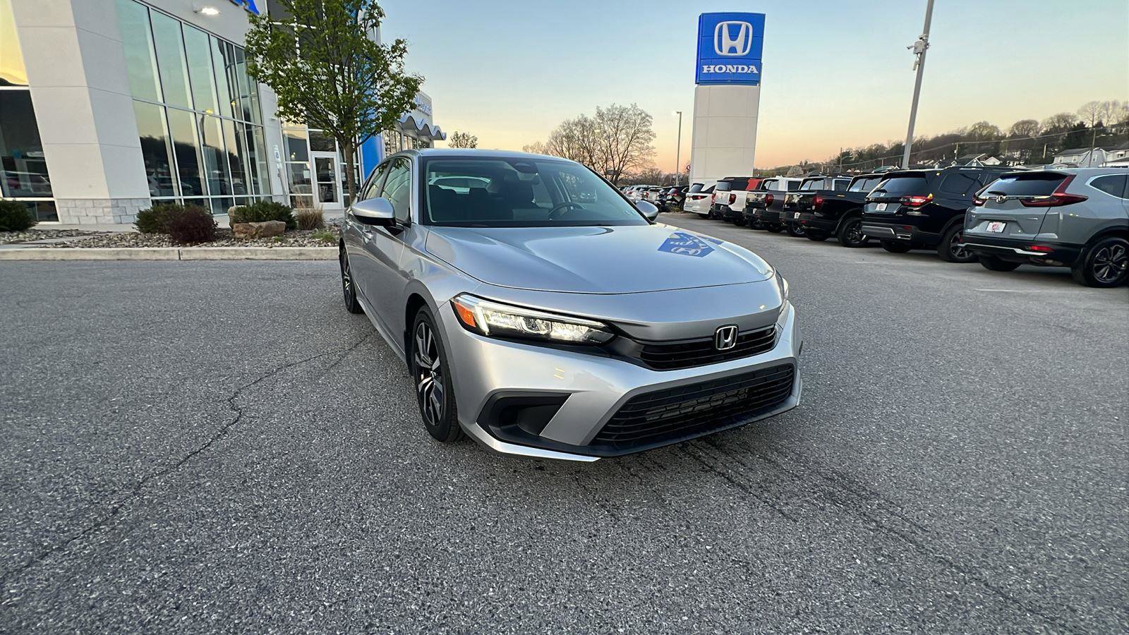 Used 2023 Honda Civic EX image 2